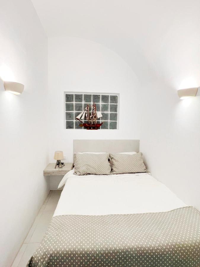 Poli Cave House Santorini Villa Fira  Eksteriør bilde